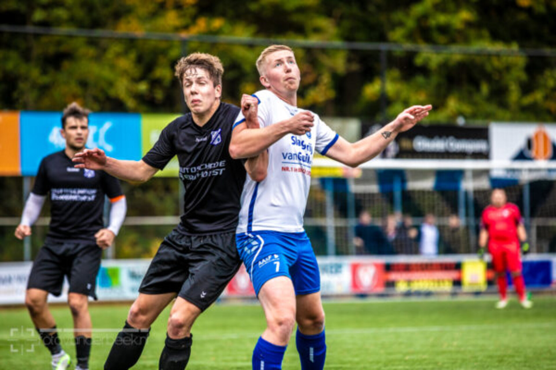 ST20231025-27133 voetbal WZC-Vevo, Yorn Kroes met Pascal Colijn van Vevo Fotodatum: Zaterdag 28-oktober-2023
Plaats : Wapenveld
Adres : WZC
Onderwerp : WZC-VEVO, 
foto: Henri van der Beek
Fotodatum: Zaterdag 28-oktober-2023
Plaats : Wapenveld
Adres : WZC
Onderwerp : WZC-VEVO, 
foto: Henri van der Beek