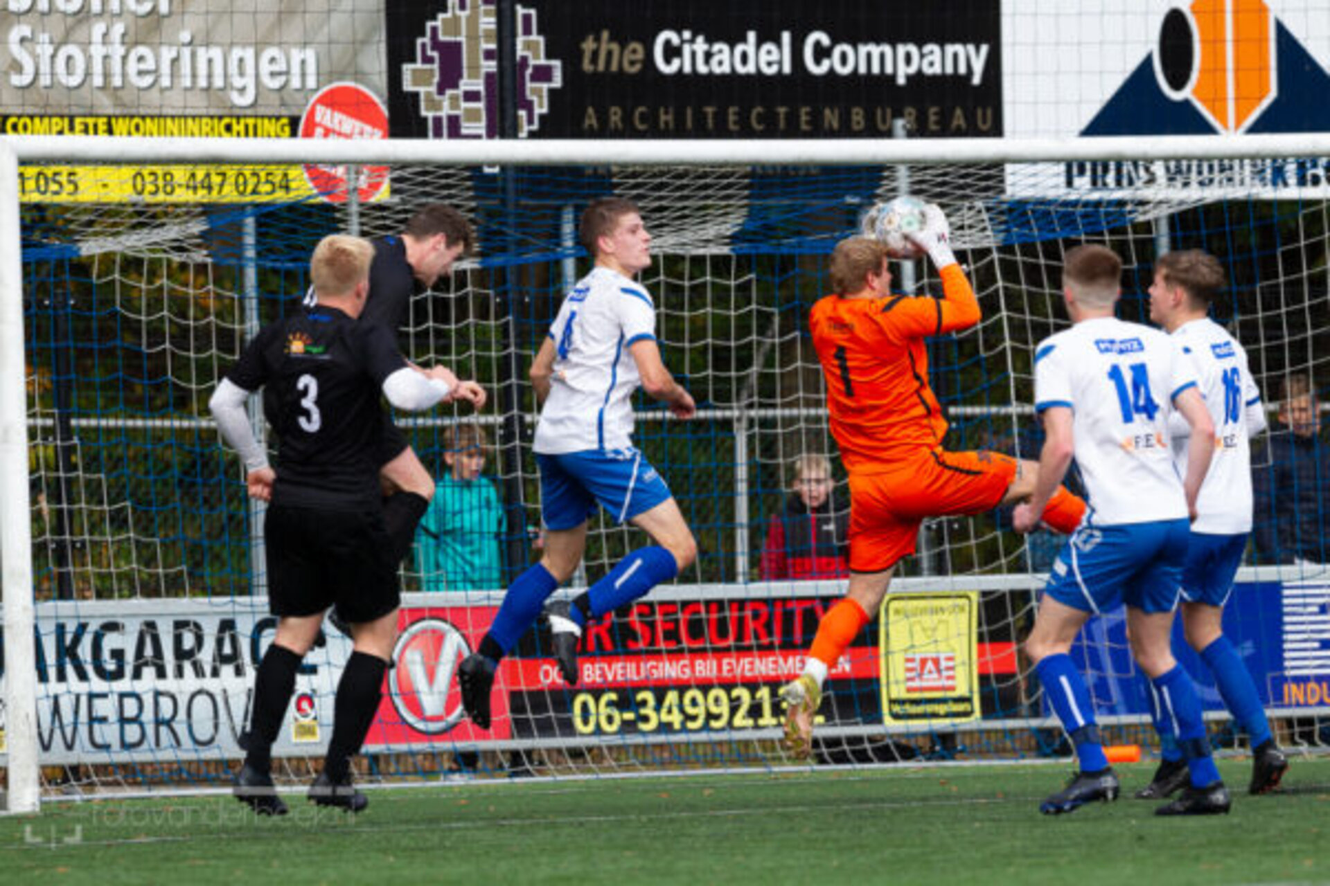 ST20231025-27133 voetbal WZC-Vevo
Fotodatum: Zaterdag 28-oktober-2023
Plaats : Wapenveld
Adres : WZC
Onderwerp : WZC-VEVO, 
foto: Henri van der Beek