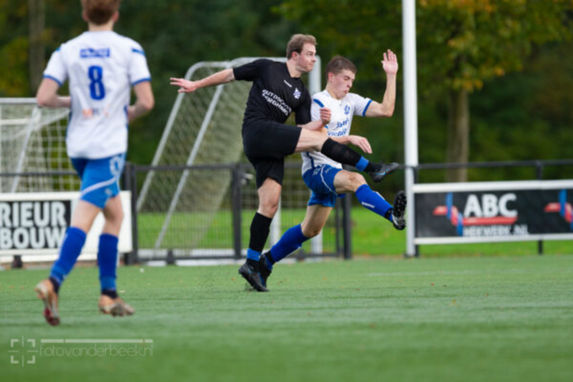 ST20231025-27133 voetbal WZC-Vevo, Jonas Faber met arjan Doppenberg
Fotodatum: Zaterdag 28-oktober-2023
Plaats : Wapenveld
Adres : WZC
Onderwerp : WZC-VEVO, 
foto: Henri van der Beek
