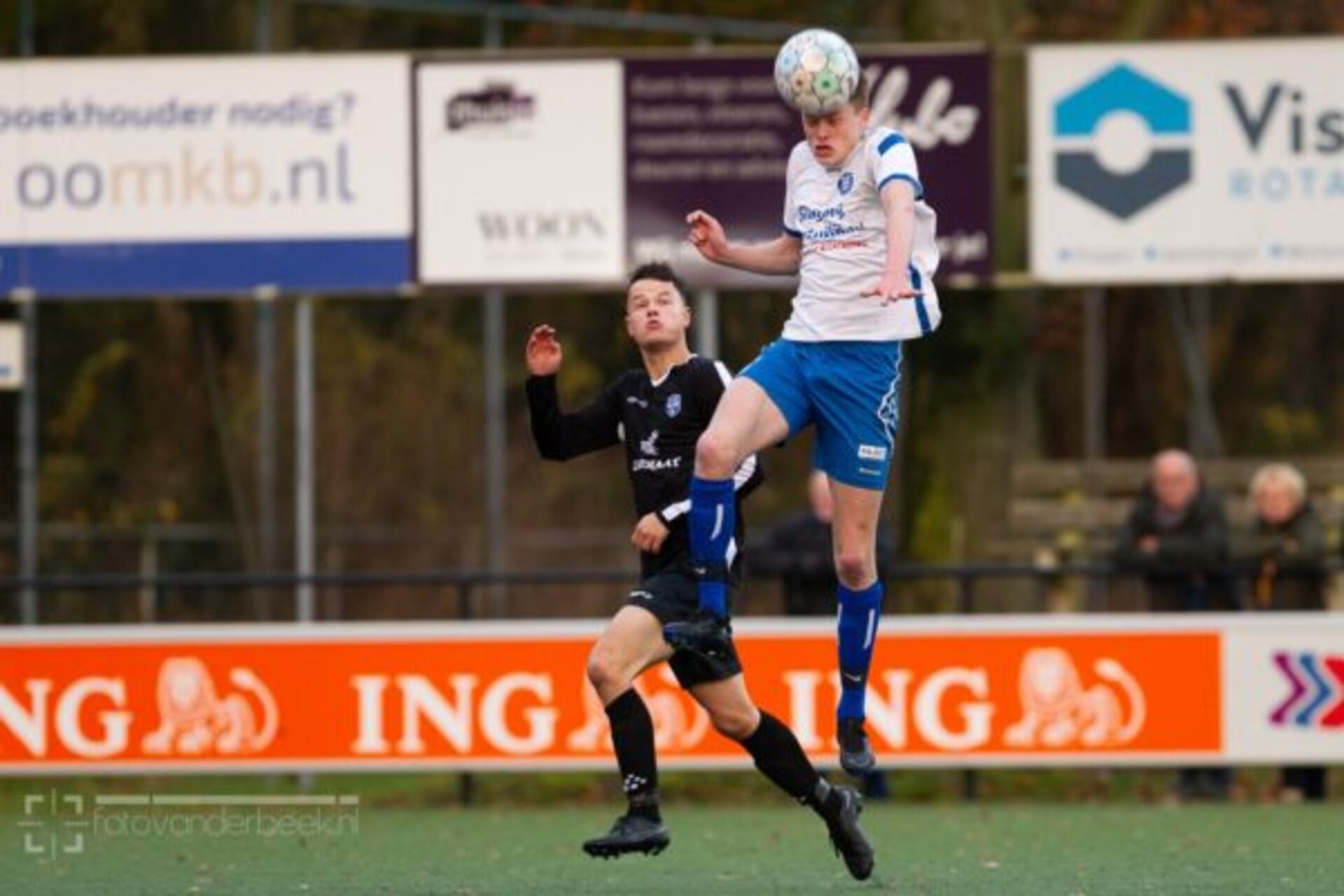 ST20231122-27737 voetbal WZC-SEH
Fotodatum: Zaterdag 25-november-2023
Plaats : Wapenveld
Adres : Zandbergen 4
Onderwerp : Amateurvoetbal, WZC - SEH
foto: Henri van der Beek