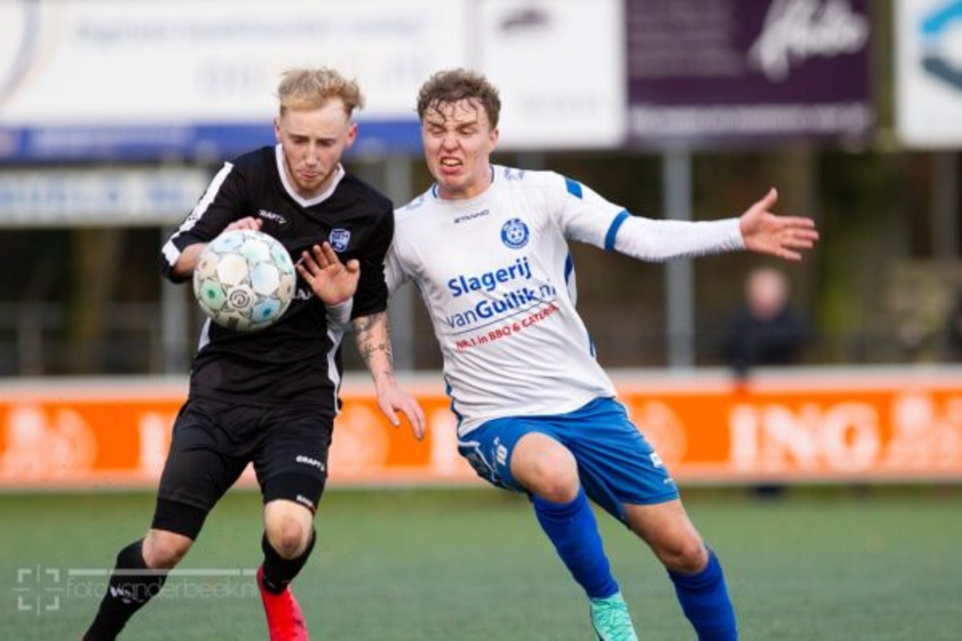ST20231122-27737 voetbal WZC-SEH, Jochem Tellegen van SEH en Chris van Lith van WZC
Fotodatum: Zaterdag 25-november-2023
Plaats : Wapenveld
Adres : Zandbergen 4
Onderwerp : Amateurvoetbal, WZC - SEH
foto: Henri van der Beek