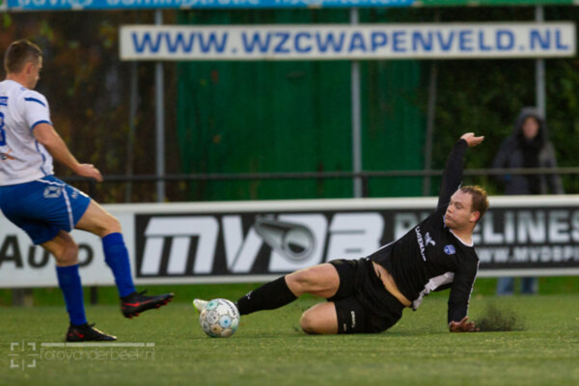 ST20231122-27737 voetbal WZC-SEH
Fotodatum: Zaterdag 25-november-2023
Plaats : Wapenveld
Adres : Zandbergen 4
Onderwerp : Amateurvoetbal, WZC - SEH
foto: Henri van der Beek