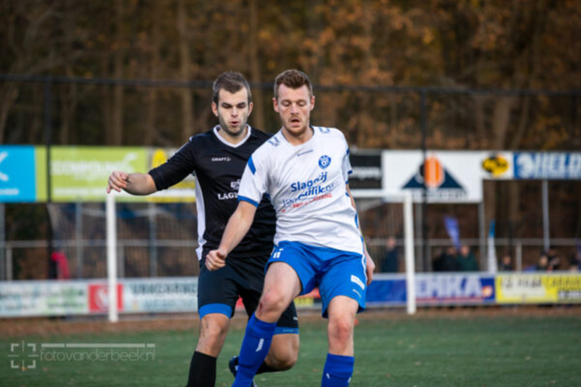 ST20231122-27737 voetbal WZC-SEH
Fotodatum: Zaterdag 25-november-2023
Plaats : Wapenveld
Adres : Zandbergen 4
Onderwerp : Amateurvoetbal, WZC - SEH
foto: Henri van der Beek