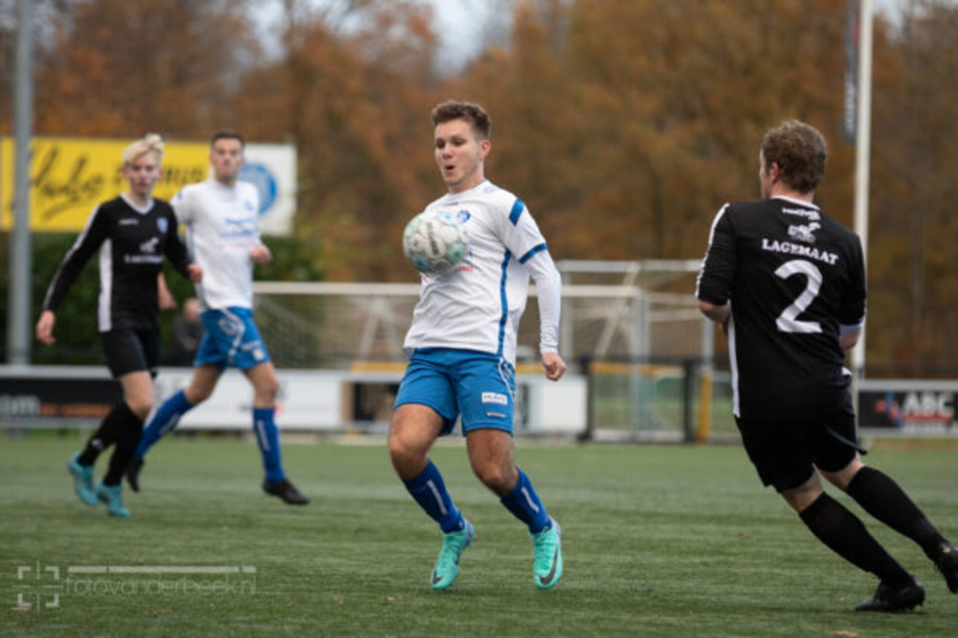 ST20231122-27737 voetbal WZC-SEH
Fotodatum: Zaterdag 25-november-2023
Plaats : Wapenveld
Adres : Zandbergen 4
Onderwerp : Amateurvoetbal, WZC - SEH
foto: Henri van der Beek