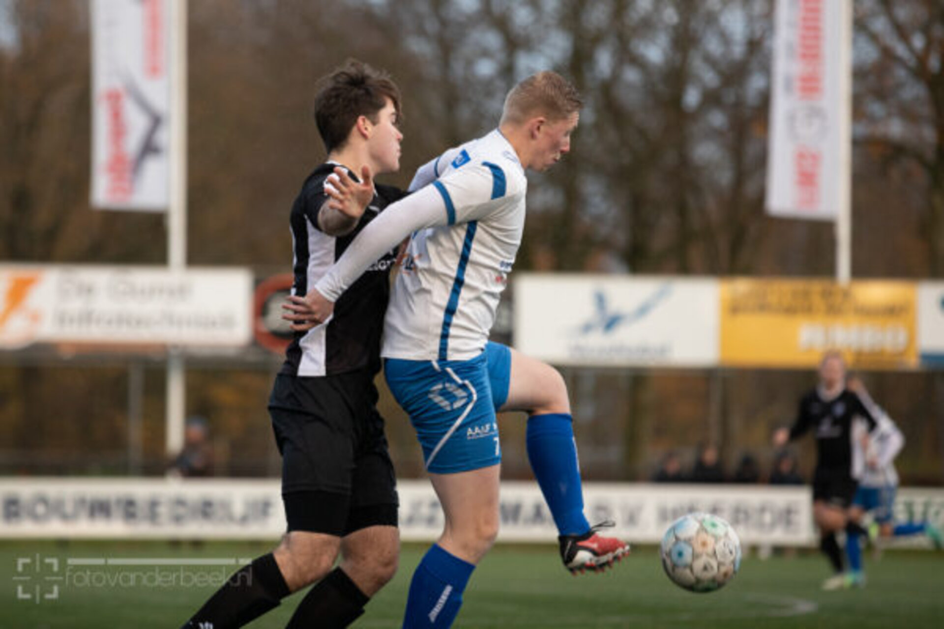 ST20231122-27737 voetbal WZC-SEH
Fotodatum: Zaterdag 25-november-2023
Plaats : Wapenveld
Adres : Zandbergen 4
Onderwerp : Amateurvoetbal, WZC - SEH
foto: Henri van der Beek