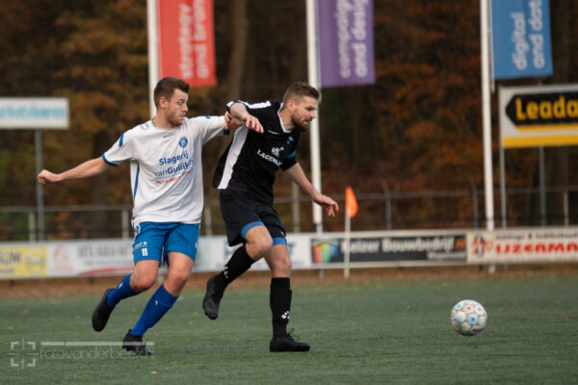ST20231122-27737 voetbal WZC-SEH
Fotodatum: Zaterdag 25-november-2023
Plaats : Wapenveld
Adres : Zandbergen 4
Onderwerp : Amateurvoetbal, WZC - SEH
foto: Henri van der Beek