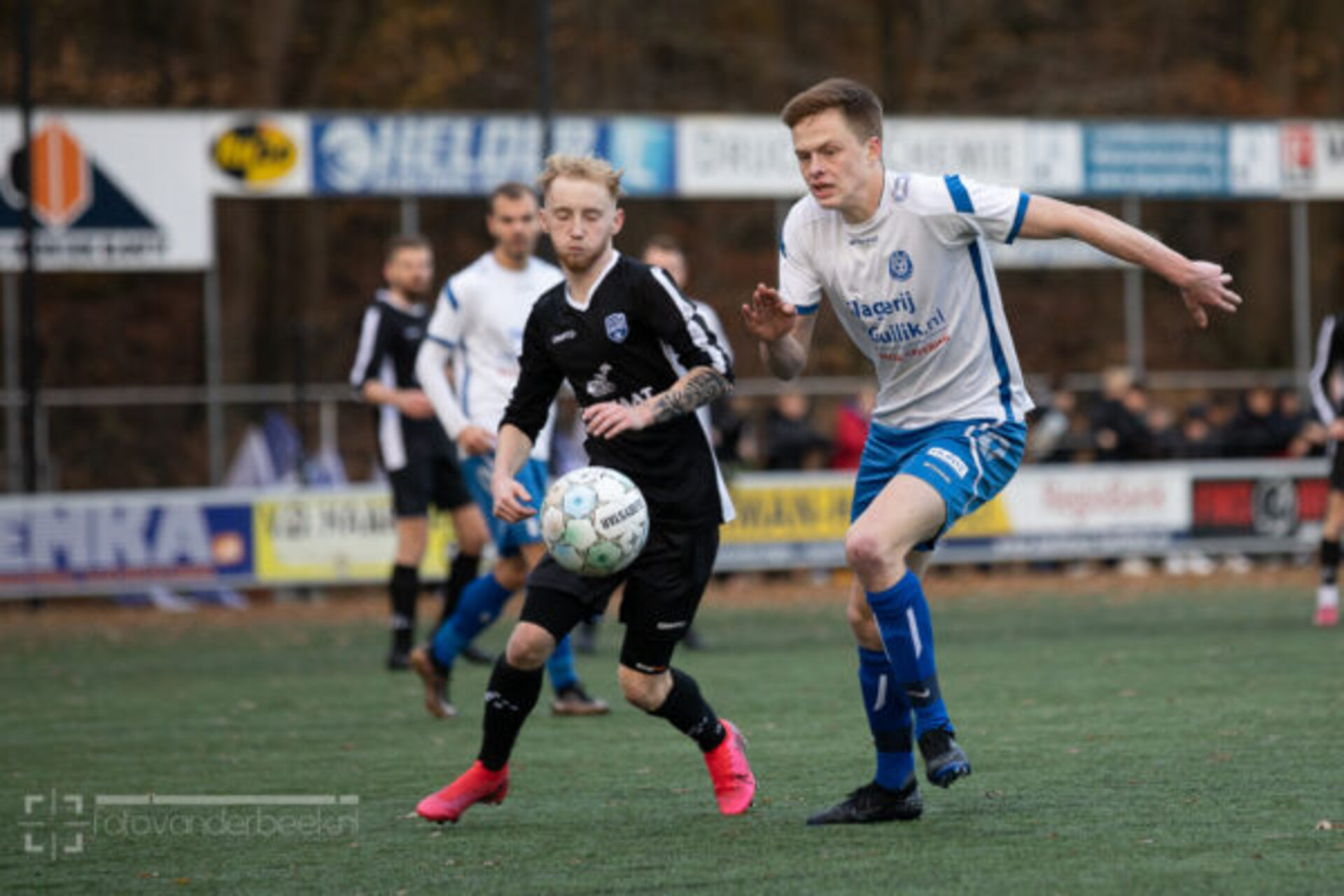 ST20231122-27737 voetbal WZC-SEH
Fotodatum: Zaterdag 25-november-2023
Plaats : Wapenveld
Adres : Zandbergen 4
Onderwerp : Amateurvoetbal, WZC - SEH
foto: Henri van der Beek