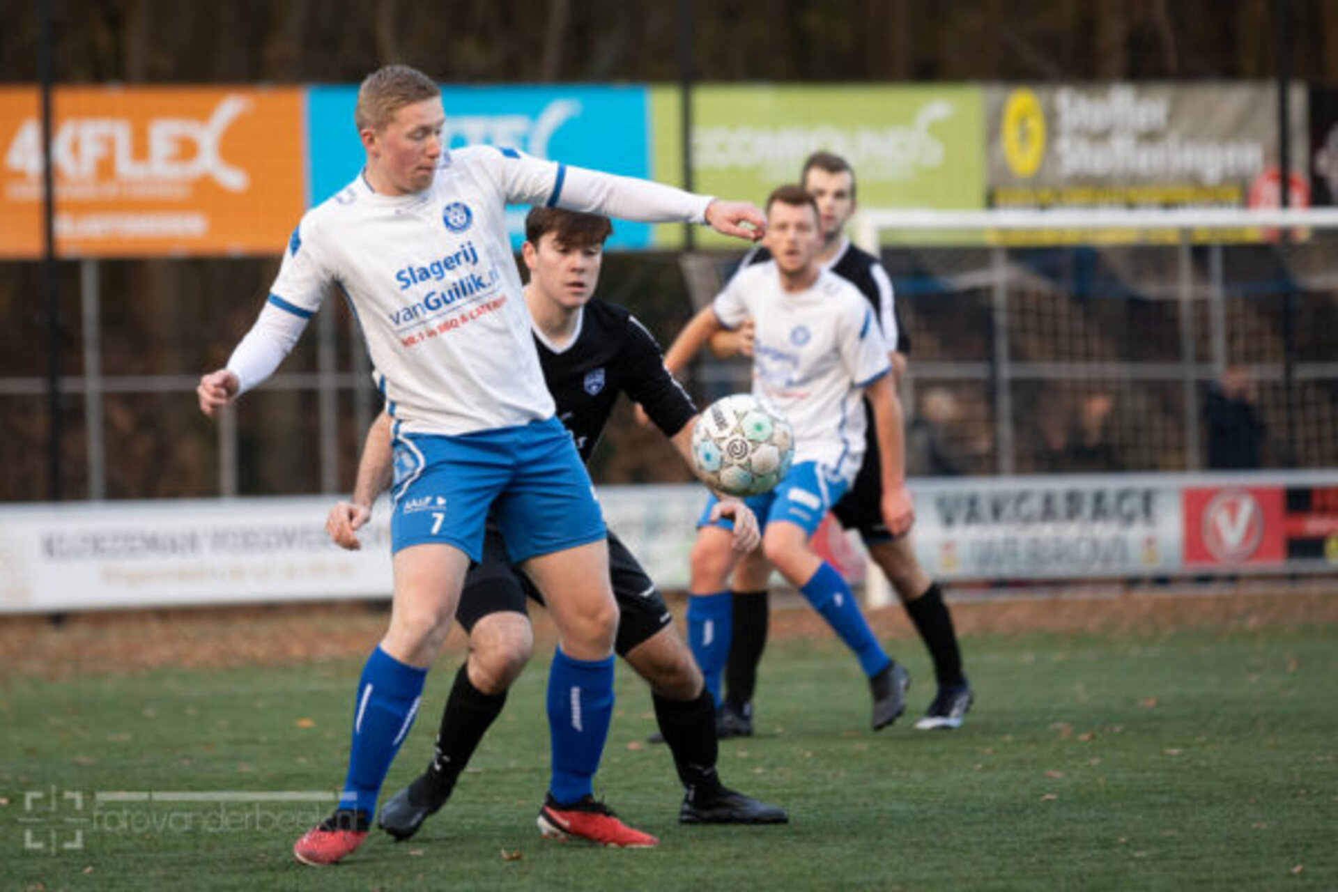 ST20231122-27737 voetbal WZC-SEH
Fotodatum: Zaterdag 25-november-2023
Plaats : Wapenveld
Adres : Zandbergen 4
Onderwerp : Amateurvoetbal, WZC - SEH
foto: Henri van der Beek