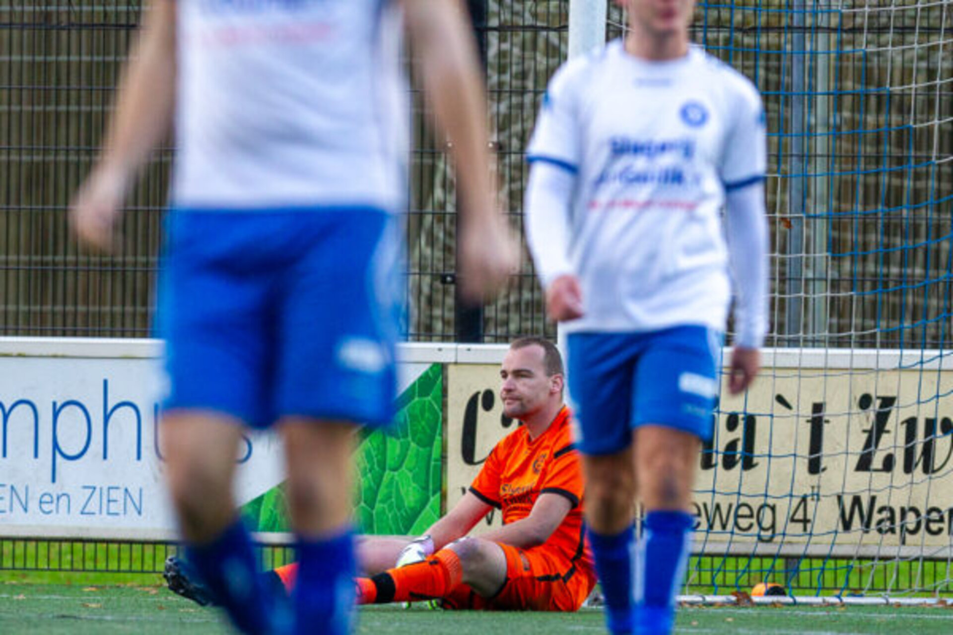 ST20231122-27737 voetbal WZC-SEH, Keeper Rob Veltkamp liet zich in het begin van de tweede helft in de korte hoek ernstig verrassen 0-2
Fotodatum: Zaterdag 25-november-2023
Plaats : Wapenveld
Adres : Zandbergen 4
Onderwerp : Amateurvoetbal, WZC - SEH
foto: Henri van der Beek