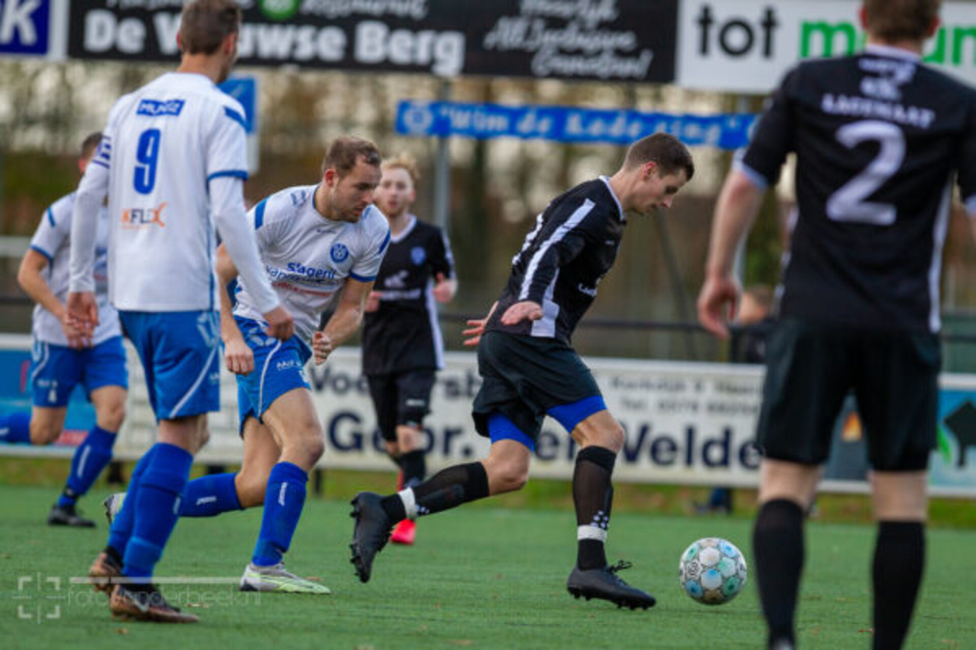 ST20231122-27737 voetbal WZC-SEH
Fotodatum: Zaterdag 25-november-2023
Plaats : Wapenveld
Adres : Zandbergen 4
Onderwerp : Amateurvoetbal, WZC - SEH
foto: Henri van der Beek