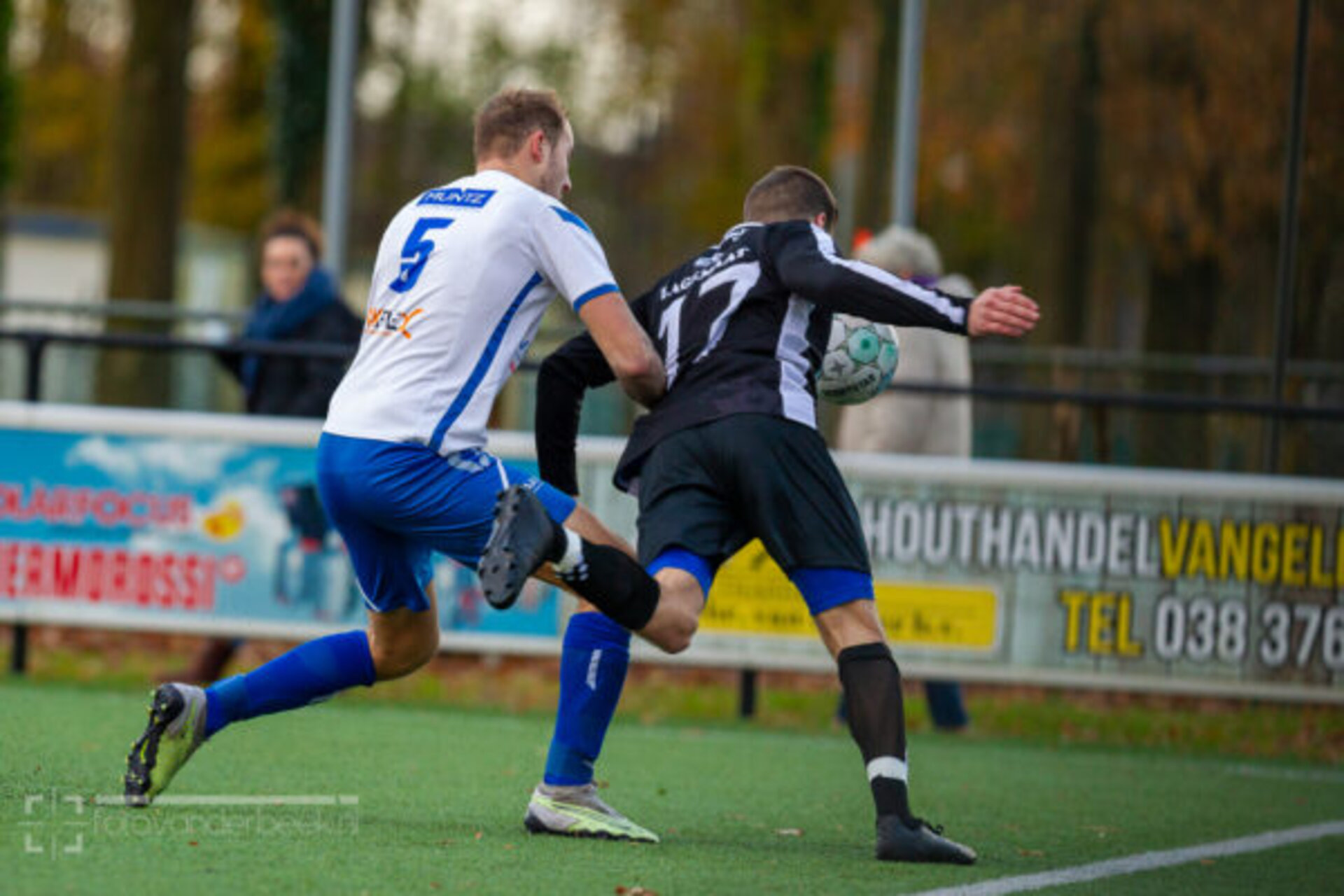 ST20231122-27737 voetbal WZC-SEH
Fotodatum: Zaterdag 25-november-2023
Plaats : Wapenveld
Adres : Zandbergen 4
Onderwerp : Amateurvoetbal, WZC - SEH
foto: Henri van der Beek