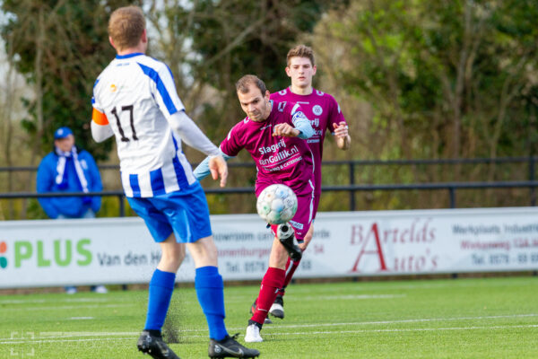 ST20240313-29911 Voetbal Vevo-WZC
Fotodatum: Zaterdag 16-maart-2024
Plaats : Veessen
Adres : Veesser Enkweg 39
Onderwerp : Amateurvoetbal, VEVO - WZC
foto: Henri van der Beek