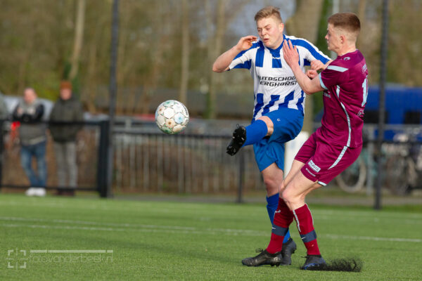 ST20240313-29911 Voetbal Vevo-WZC
Fotodatum: Zaterdag 16-maart-2024
Plaats : Veessen
Adres : Veesser Enkweg 39
Onderwerp : Amateurvoetbal, VEVO - WZC
foto: Henri van der Beek