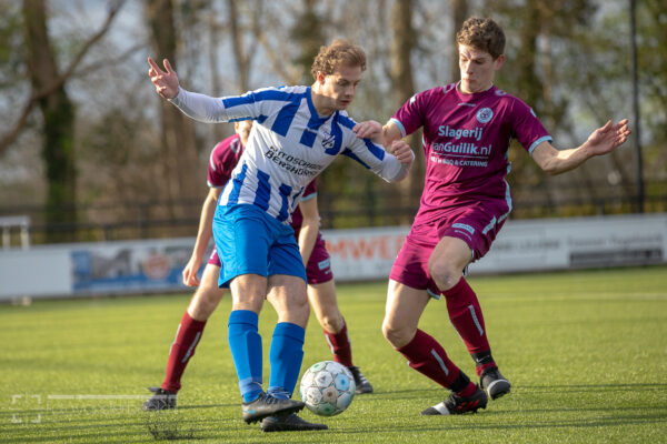 ST20240313-29911 Voetbal Vevo-WZC
Fotodatum: Zaterdag 16-maart-2024
Plaats : Veessen
Adres : Veesser Enkweg 39
Onderwerp : Amateurvoetbal, VEVO - WZC
foto: Henri van der Beek