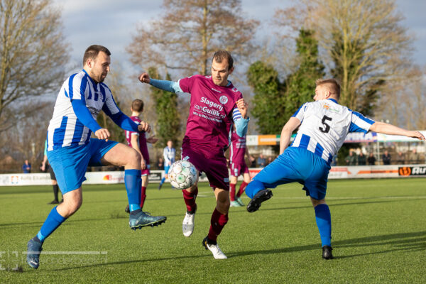 ST20240313-29911 Voetbal Vevo-WZC
Fotodatum: Zaterdag 16-maart-2024
Plaats : Veessen
Adres : Veesser Enkweg 39
Onderwerp : Amateurvoetbal, VEVO - WZC
foto: Henri van der Beek