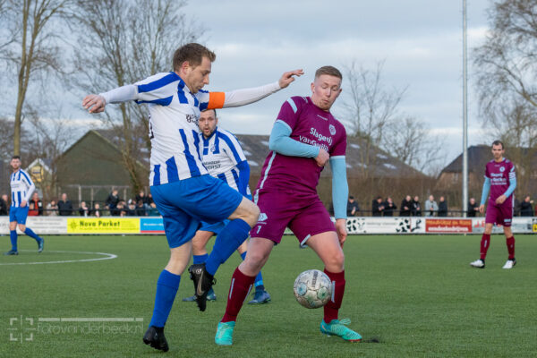 ST20240313-29911 Voetbal Vevo-WZC
Fotodatum: Zaterdag 16-maart-2024
Plaats : Veessen
Adres : Veesser Enkweg 39
Onderwerp : Amateurvoetbal, VEVO - WZC
foto: Henri van der Beek