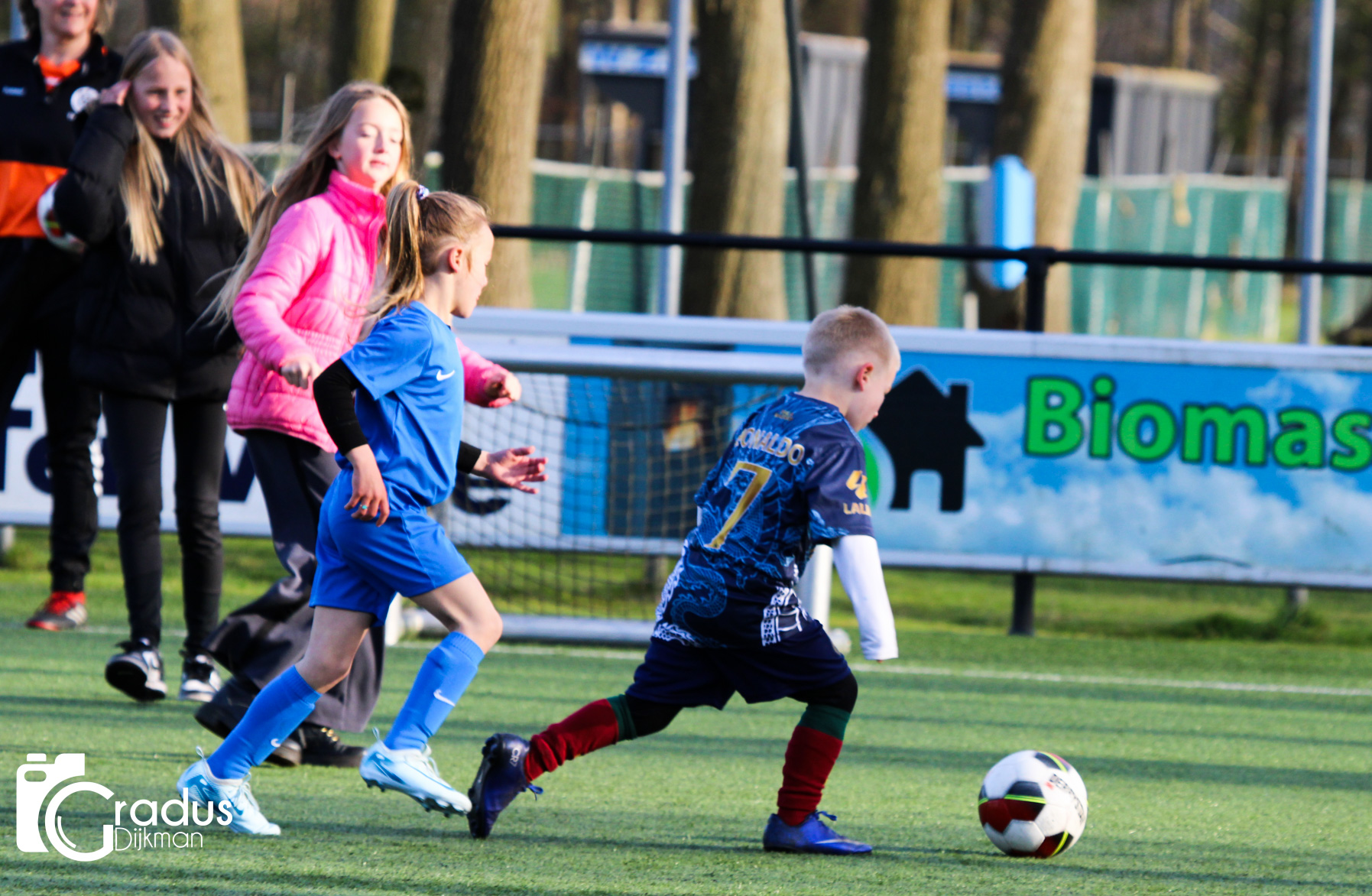 Staf mini zoekt versterking