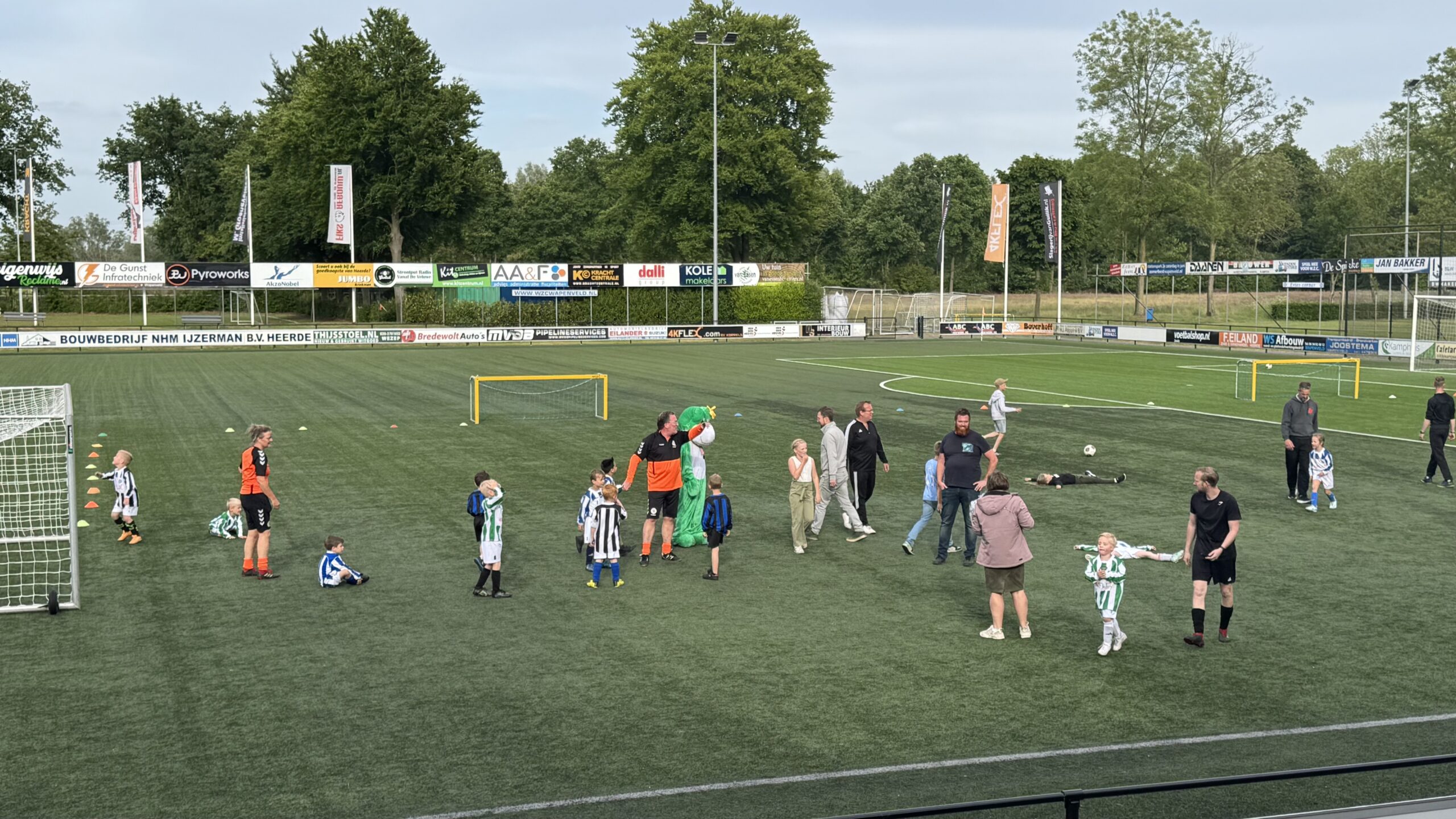 Seizoensafsluiting Minipups 2024–2025: Wat. Een. Avond!