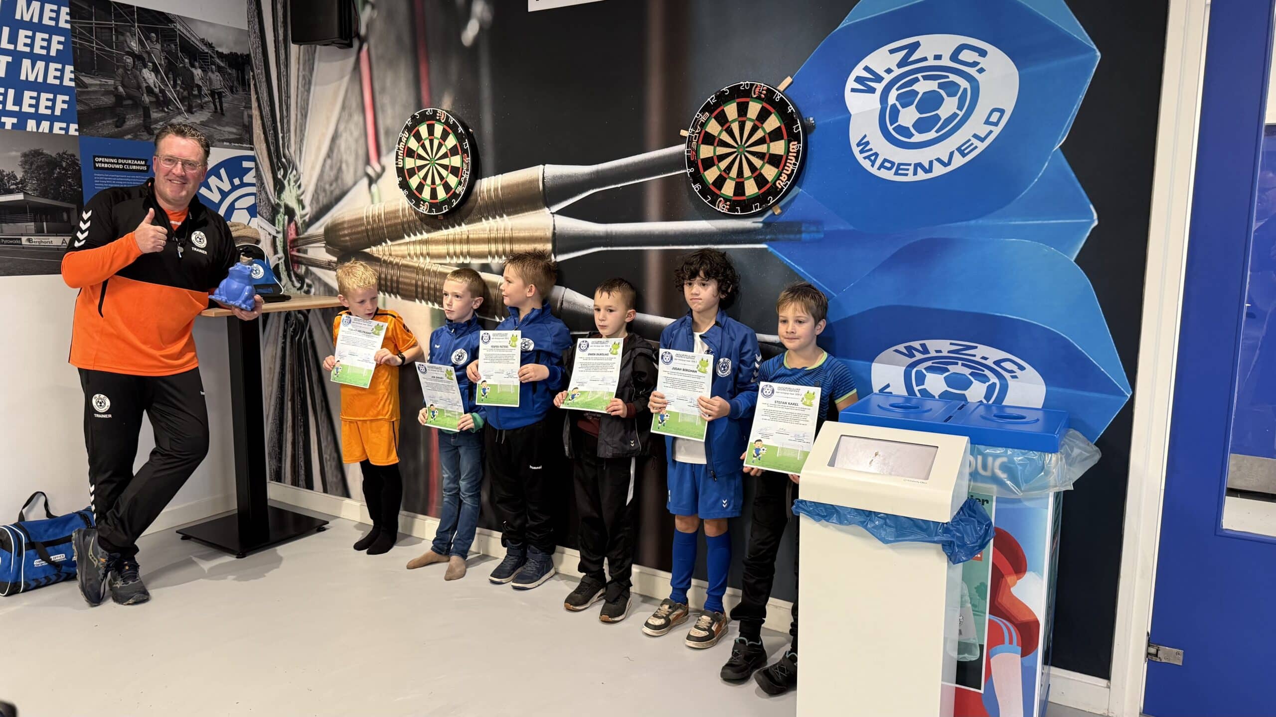 Minipups zetten hun krabbel: acht talenten door naar JO9-2